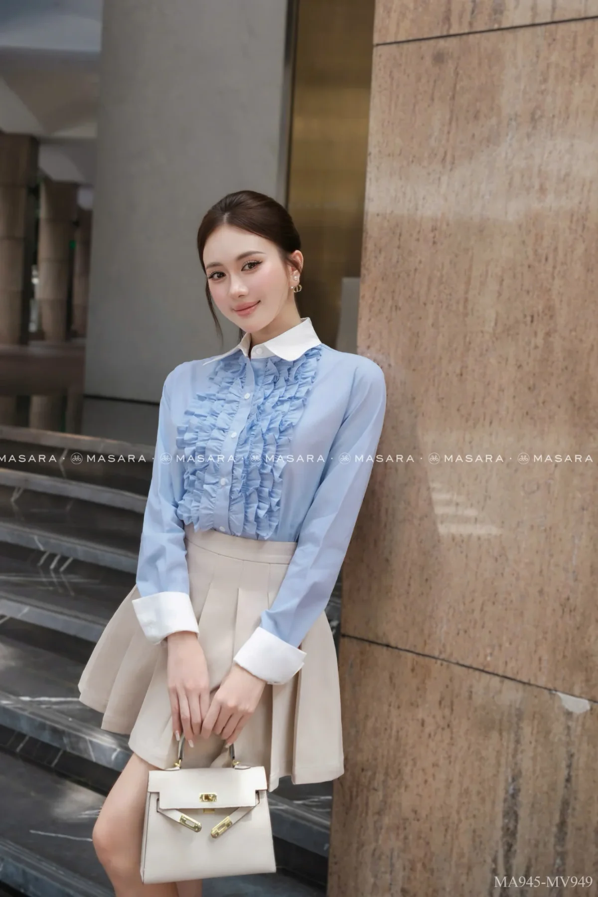 Chân váy ngắn chữ A xếp ly xòe kate tone kem ép keo đứng form trẻ trung, năng động – Dạo phố, đi chơi, hẹn hò | Masara MV949 — mã MV949
